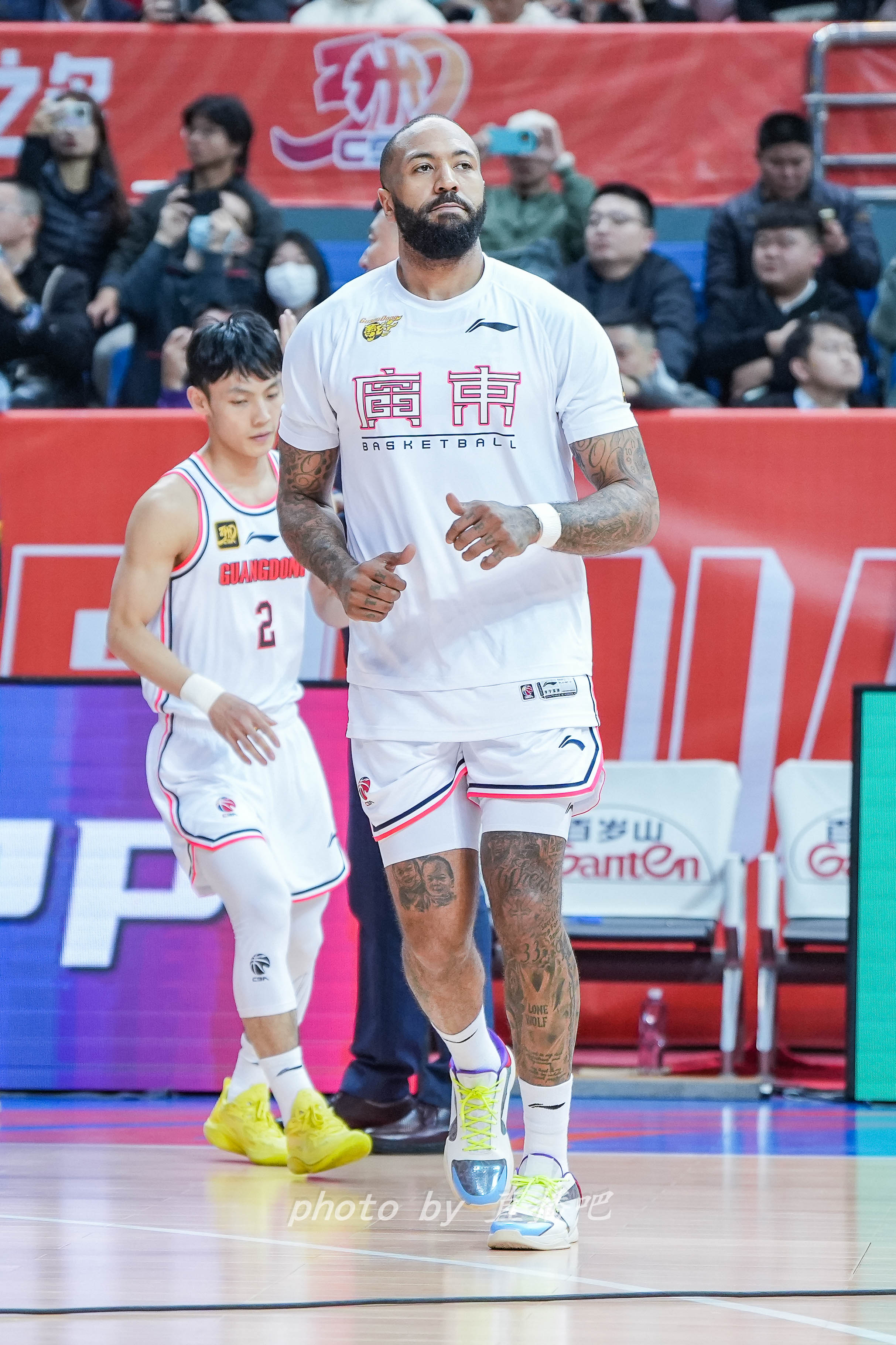  打得不錯！36歲吉倫沃特原本的第三外援卻成廣東男籃的真大腿