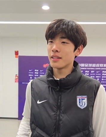  國青歸來上演中超首秀，朱鵬宇：感覺很好，場上大哥們很支持我