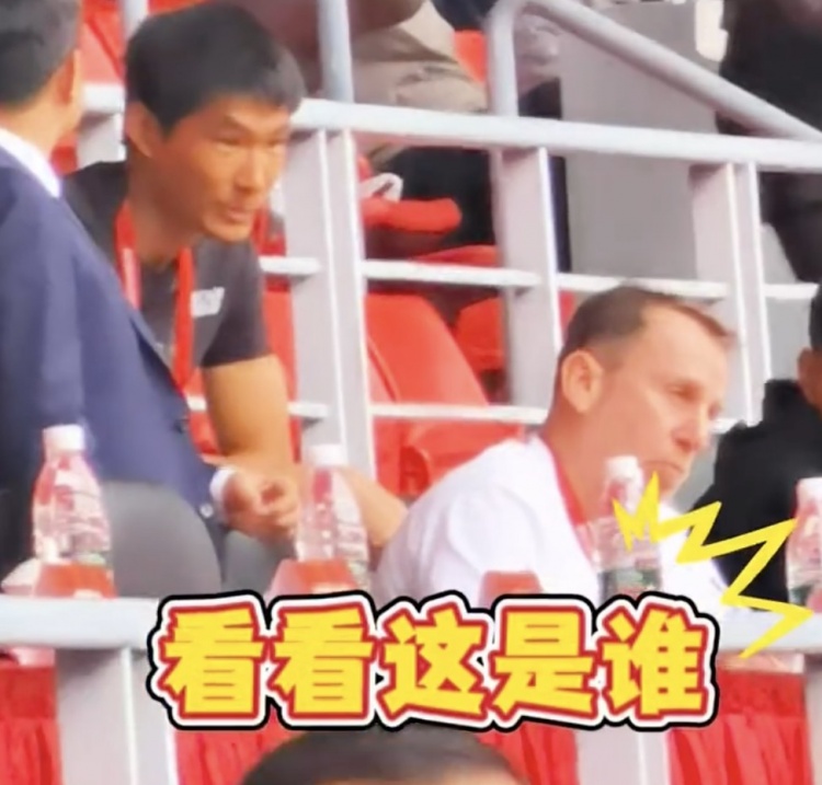  久爾杰維奇現身鹽城，現場觀看中國U22國足vs韓國