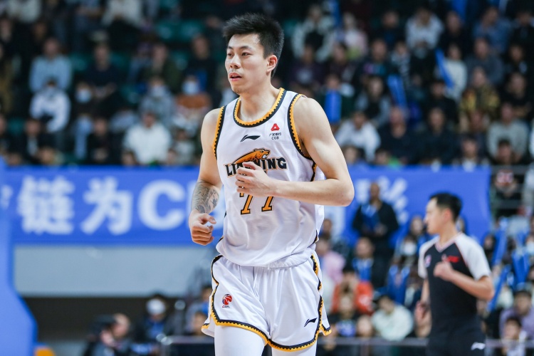  復(fù)出還要找狀態(tài)！張鎮(zhèn)麟半場6中1僅拿2分1板4助1斷