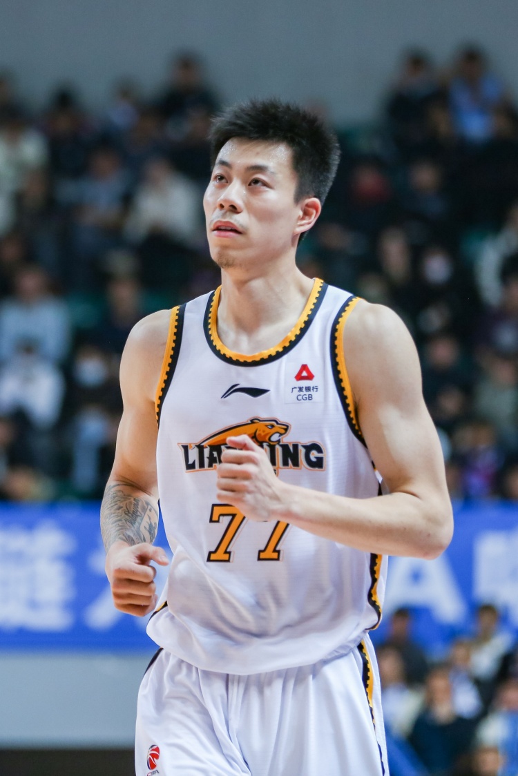  媒體人：張鎮(zhèn)麟、韓德君將因傷缺席今晚對(duì)陣北控的比賽