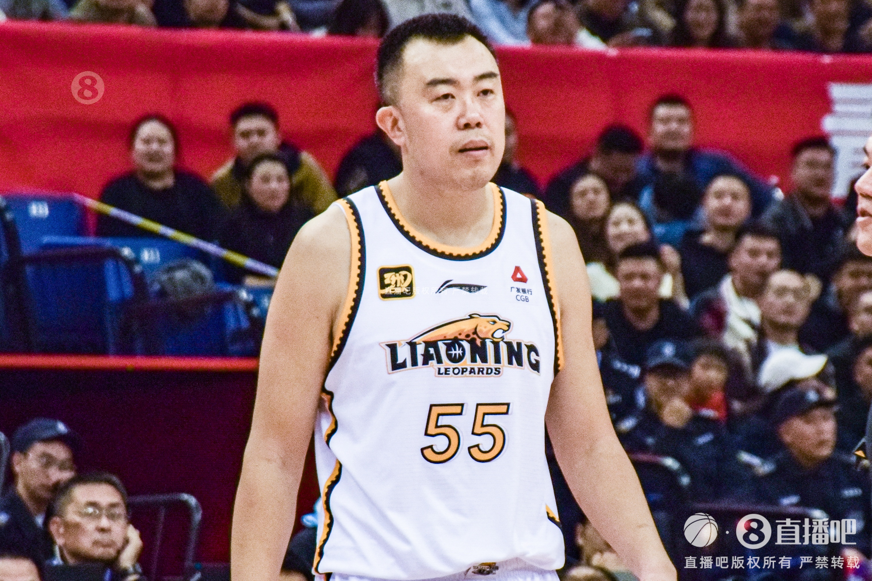  油箱滿滿的！韓德君上半場5投全中得到10分3板2助1斷